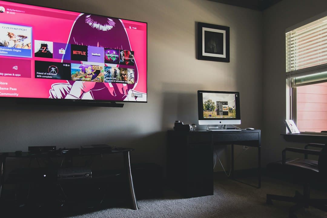 Boîtier IPTV Android connecté à un téléviseur dans un salon